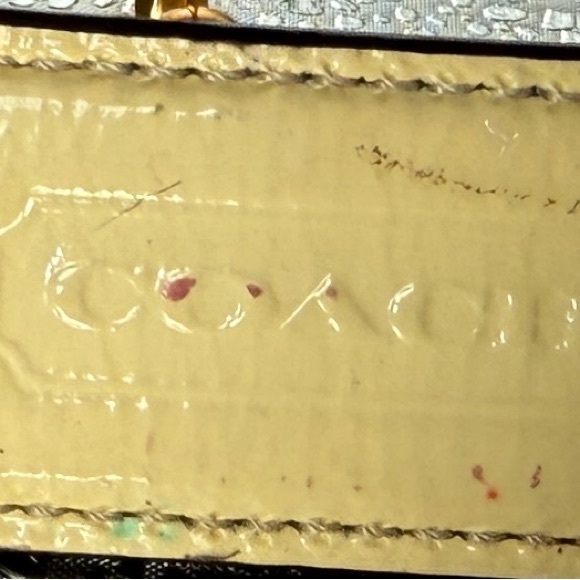 🍍🍍🍍Coach Beige Leather Strap - Picture 2 of 3